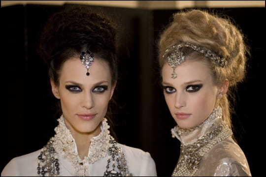 Le look maquillage du Défilé des Métiers d'Art Paris-Bombay Chanel
