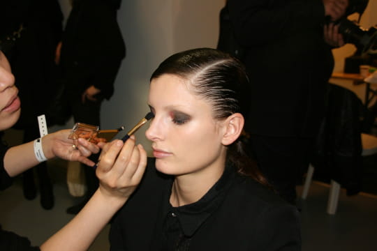 Rendez-vous dans les coulisses beauté du défilé Anthony Vaccarello automne-hiver 2012-2013