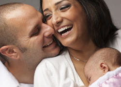 famille avec un nouveau-né