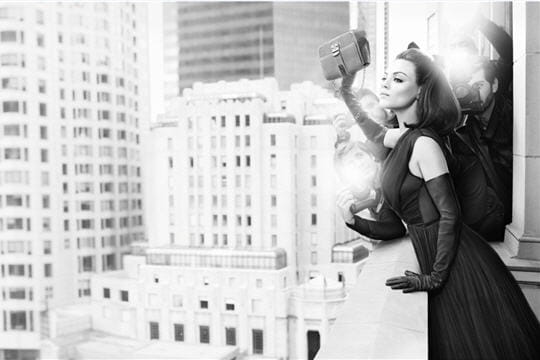 La nouvelle campagne Miss Dior avec Mila Kunis-6
