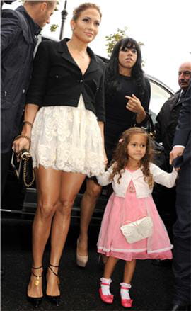 jennifer lopez et sa fille emme au defile chanel pret a porter printemps été