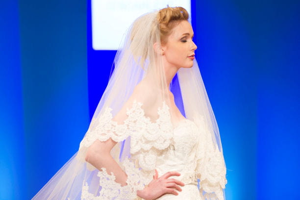 Un chignon rock avec voile