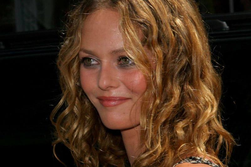 1485627-vanessa-paradis-40-ans-en-photos.jpg