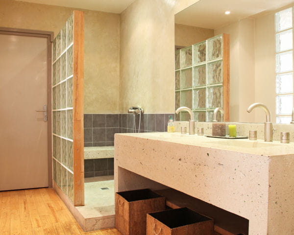 Chambre Couleur Bleu Paon : Des idées originales pour sa paroi de douche Chambre Couleur Bleu Paon : Des idées originales pour sa paroi de douche