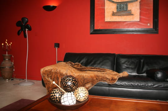 Un salon qui voit rouge