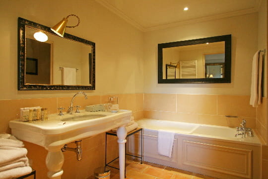 Salle de bains de style