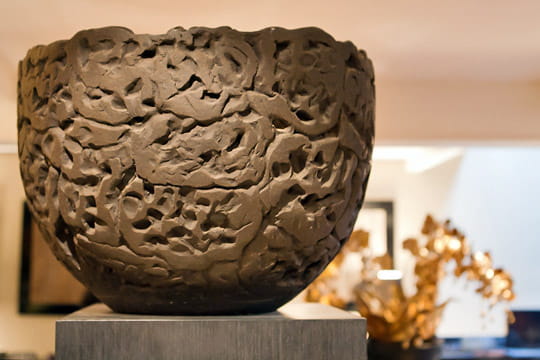 Une grande coupe en résine