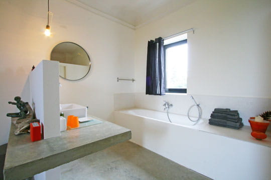 Salle de bains ouverte