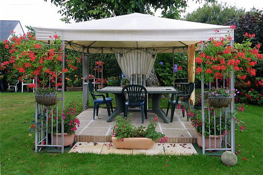terrasse milieu jardin