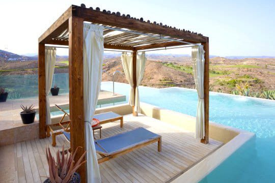 Une pergola pour se protéger du soleil