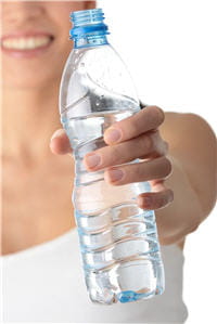 une eau de source vendue sous la même marque peut provenir de sources