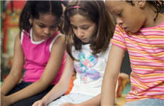 il est encore loin, le jour où l'on demandera aux enfants de faire des jeux