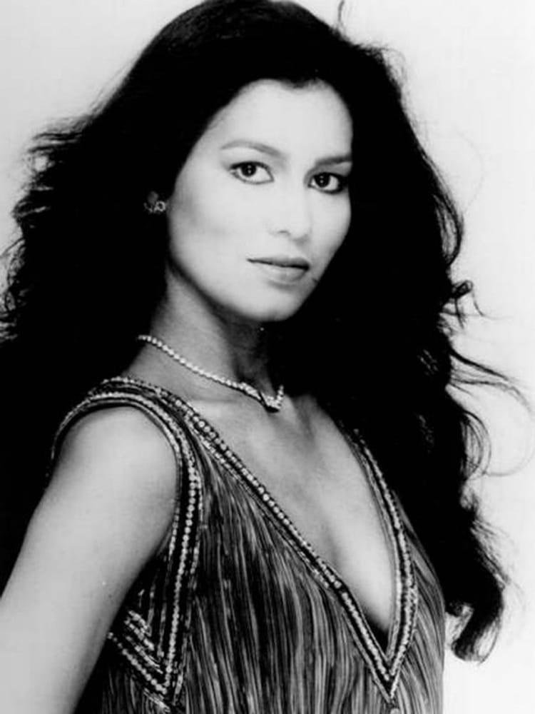 2483960-miss-monde-1975-wilnelia-merced.
